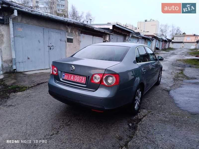 Седан Volkswagen Jetta 2006 в Тернополі