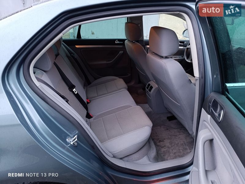 Седан Volkswagen Jetta 2006 в Тернополі