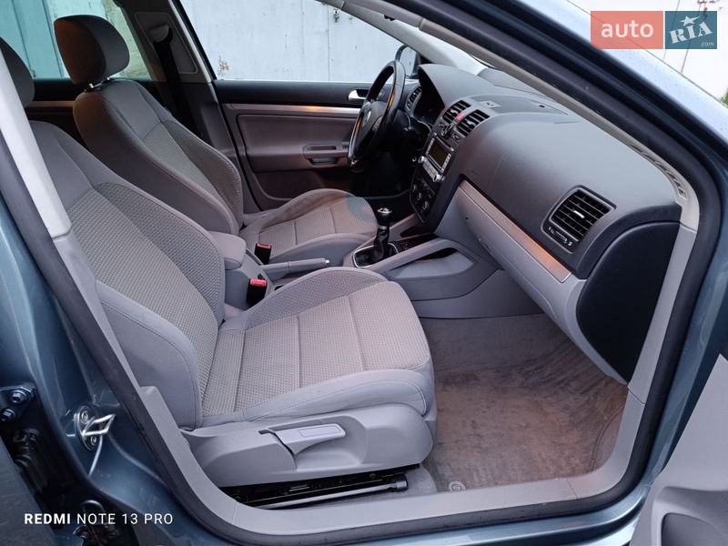 Седан Volkswagen Jetta 2006 в Тернополі