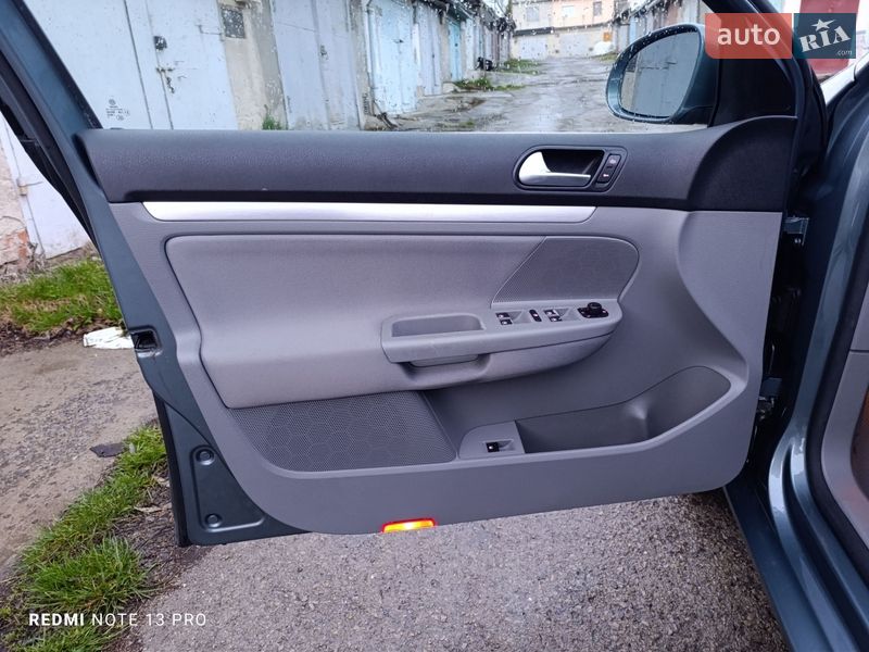 Седан Volkswagen Jetta 2006 в Тернополі