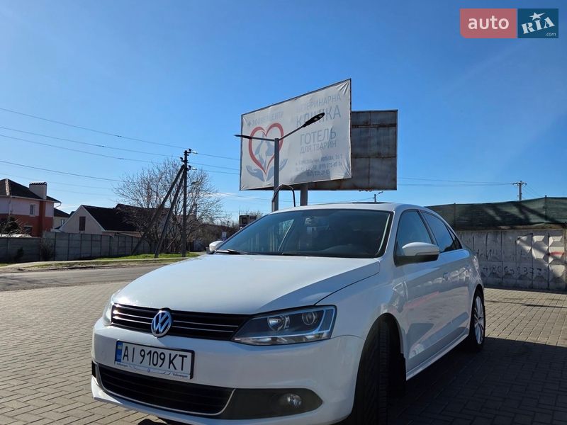 Седан Volkswagen Jetta 2012 в Борисполе
