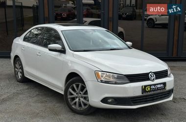 Седан Volkswagen Jetta 2012 в Львові