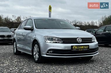 Седан Volkswagen Jetta 2016 в Львове