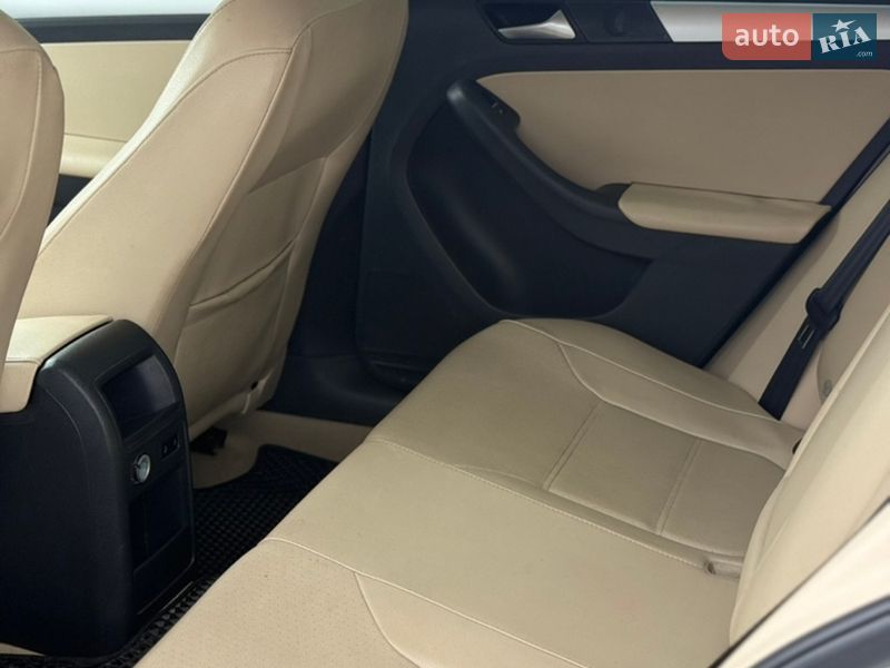 Седан Volkswagen Jetta 2013 в Ивано-Франковске фото 11 Седан Volkswagen Jetta 2013 в Ивано-Франковске
