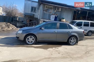 Седан Volkswagen Jetta 2010 в Хмельницком