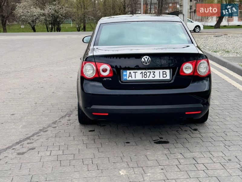 Седан Volkswagen Jetta 2006 в Надворной