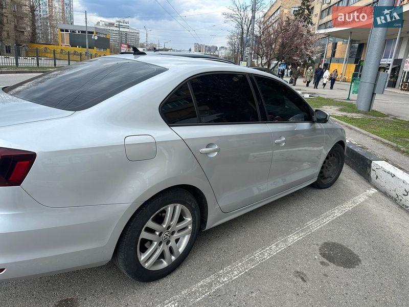 Седан Volkswagen Jetta 2015 в Харькове