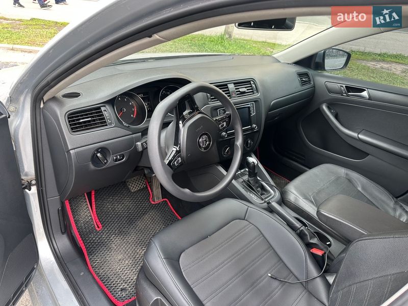 Седан Volkswagen Jetta 2015 в Харькове
