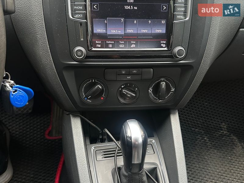 Седан Volkswagen Jetta 2015 в Харькове