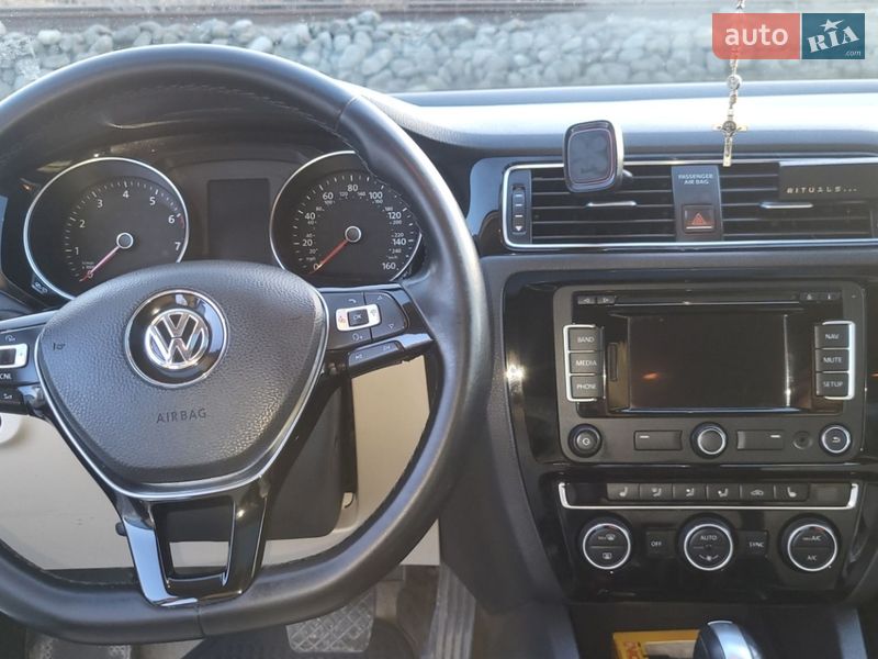 Седан Volkswagen Jetta 2014 в Ивано-Франковске