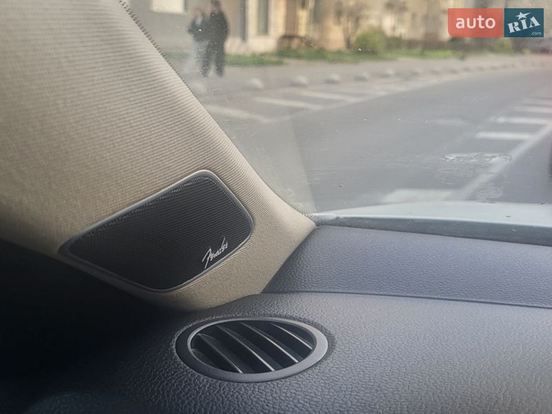 Седан Volkswagen Jetta 2014 в Ивано-Франковске