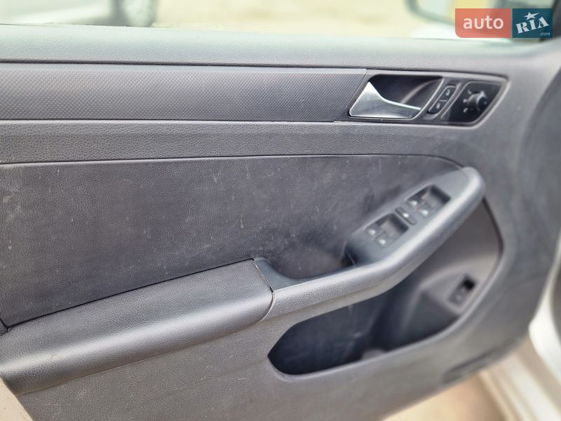 Седан Volkswagen Jetta 2011 в Киеве