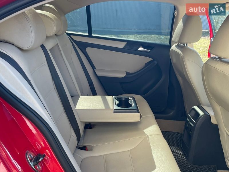 Седан Volkswagen Jetta 2012 в Ивано-Франковске