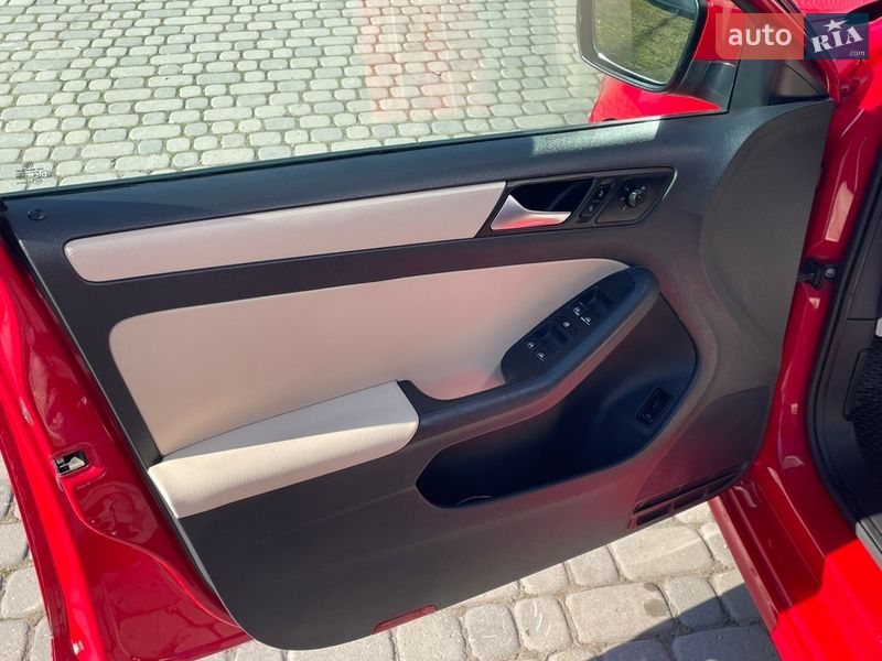 Седан Volkswagen Jetta 2012 в Ивано-Франковске