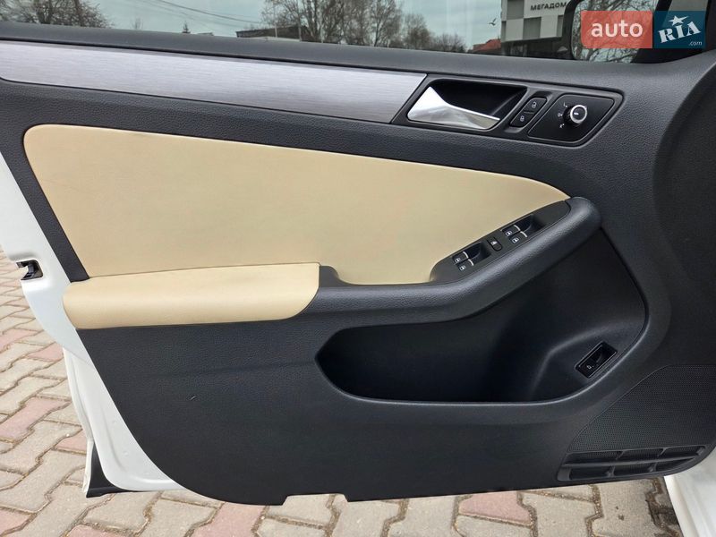 Седан Volkswagen Jetta 2012 в Одессе