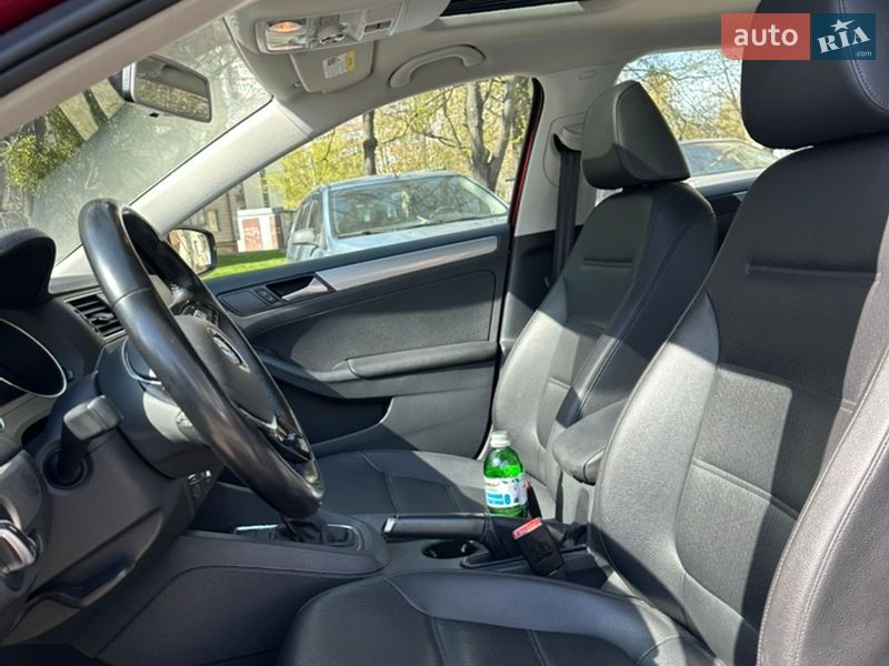 Седан Volkswagen Jetta 2016 в Киеве