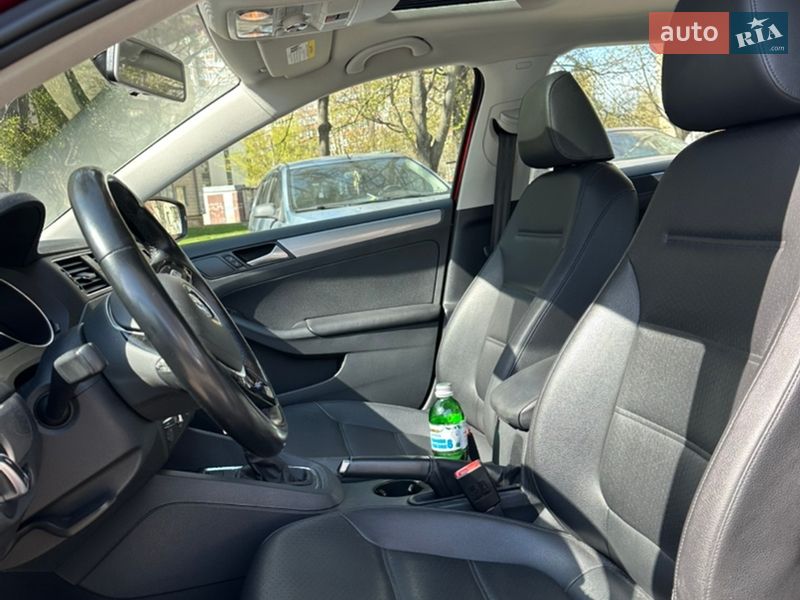 Седан Volkswagen Jetta 2016 в Киеве