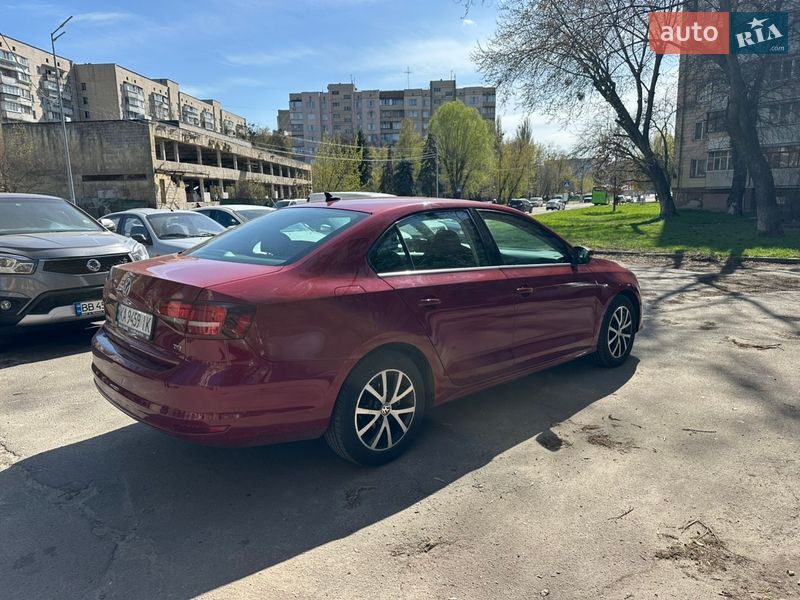 Седан Volkswagen Jetta 2016 в Киеве