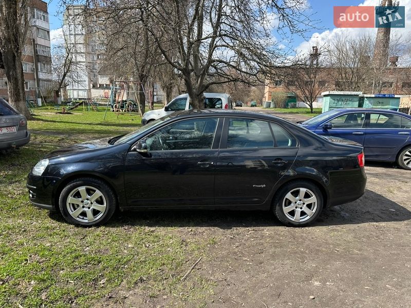Седан Volkswagen Jetta 2009 в Конотопе
