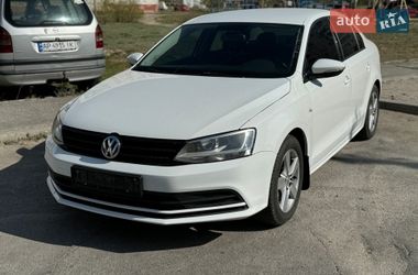 Седан Volkswagen Jetta 2016 в Запоріжжі