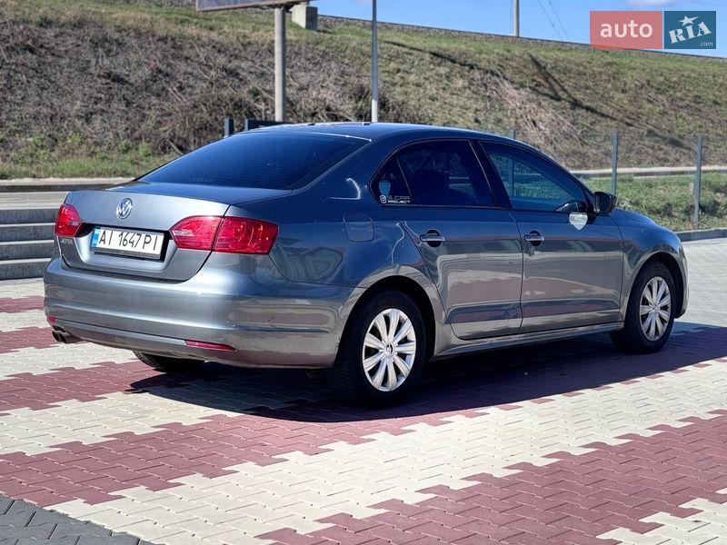 Седан Volkswagen Jetta 2011 в Ирпене