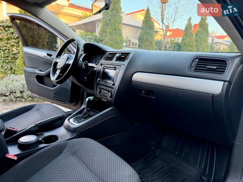 Седан Volkswagen Jetta 2011 в Одессе