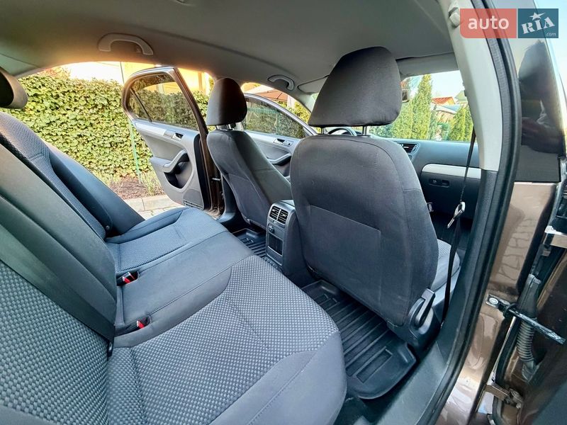 Седан Volkswagen Jetta 2011 в Одессе