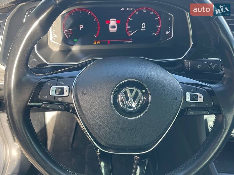Седан Volkswagen Jetta 2018 в Днепре