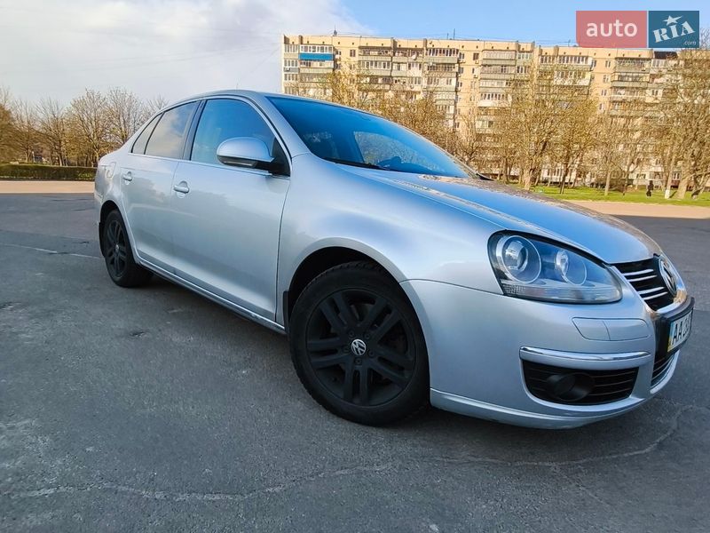 Седан Volkswagen Jetta 2009 в Киеве