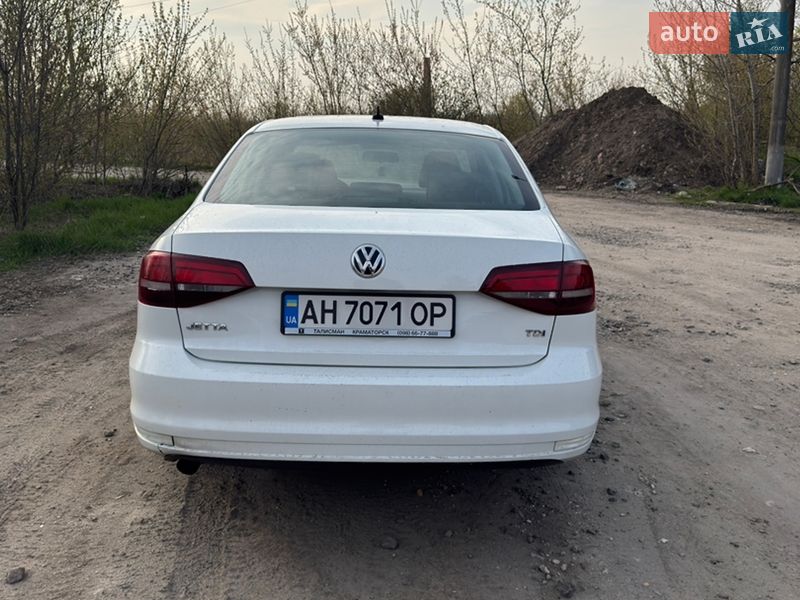Седан Volkswagen Jetta 2016 в Киеве