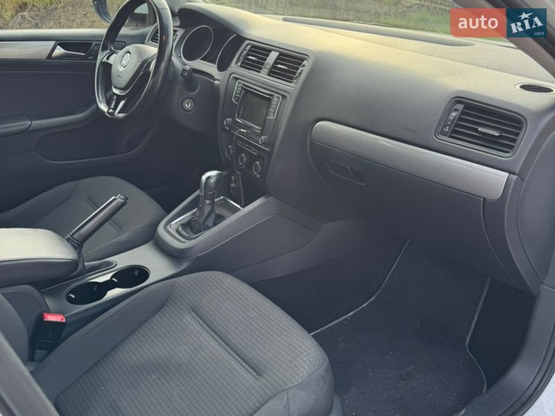 Седан Volkswagen Jetta 2016 в Киеве