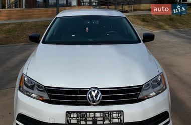Седан Volkswagen Jetta 2015 в Тростянце