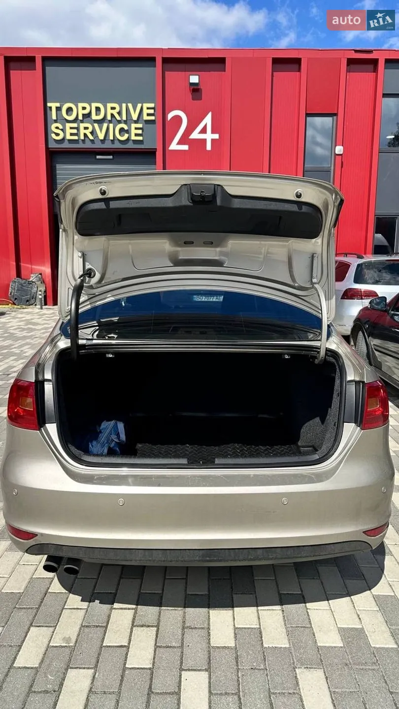 2012 Volkswagen Jetta - мініатюра 9