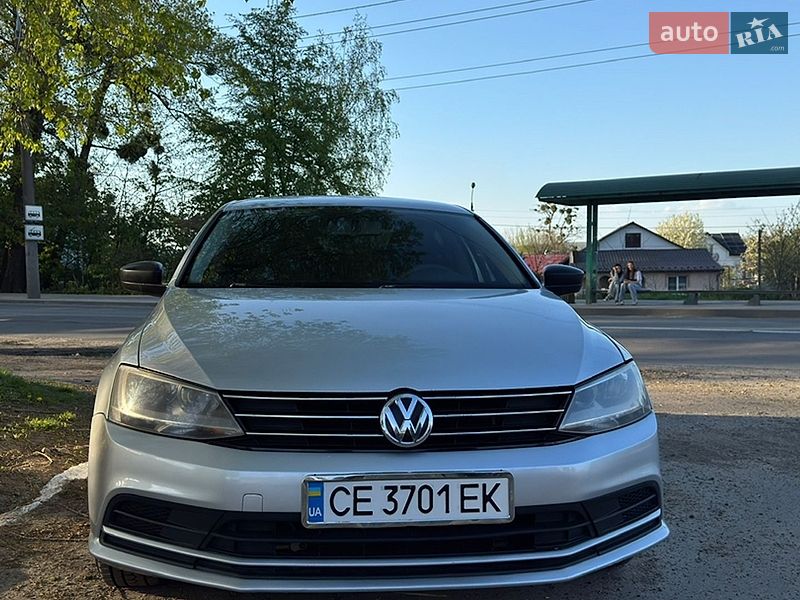 Седан Volkswagen Jetta 2015 в Чернівцях