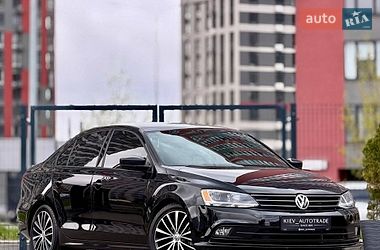 Седан Volkswagen Jetta 2016 в Киеве