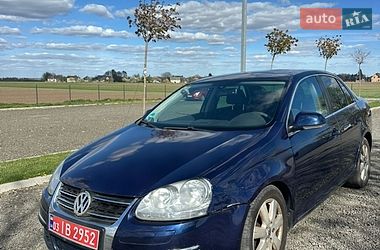 Седан Volkswagen Jetta 2006 в Луцьку