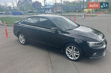 Седан Volkswagen Jetta 2015 в Дніпрі