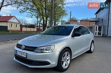 Седан Volkswagen Jetta 2011 в Чернигове