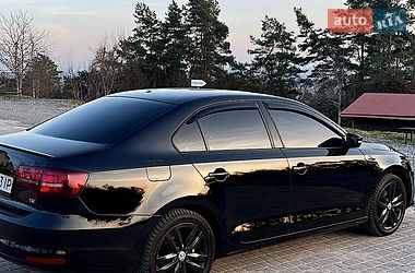 Седан Volkswagen Jetta 2017 в Львове