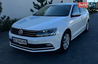 Седан Volkswagen Jetta 2016 в Луцьку