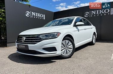 Седан Volkswagen Jetta 2018 в Львові