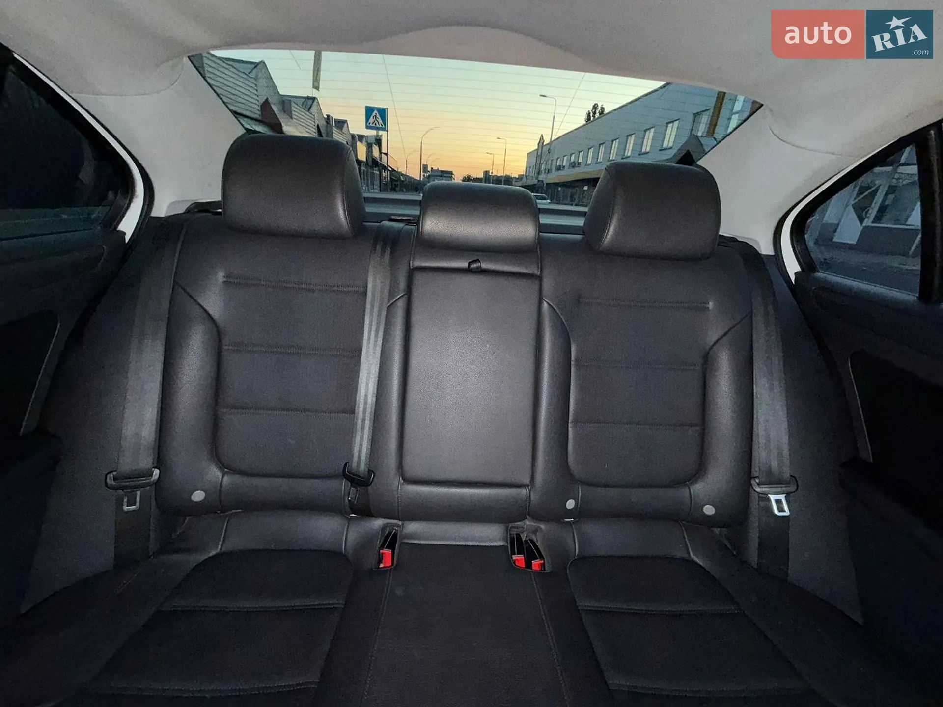 2011 Volkswagen Jetta - мініатюра 2
