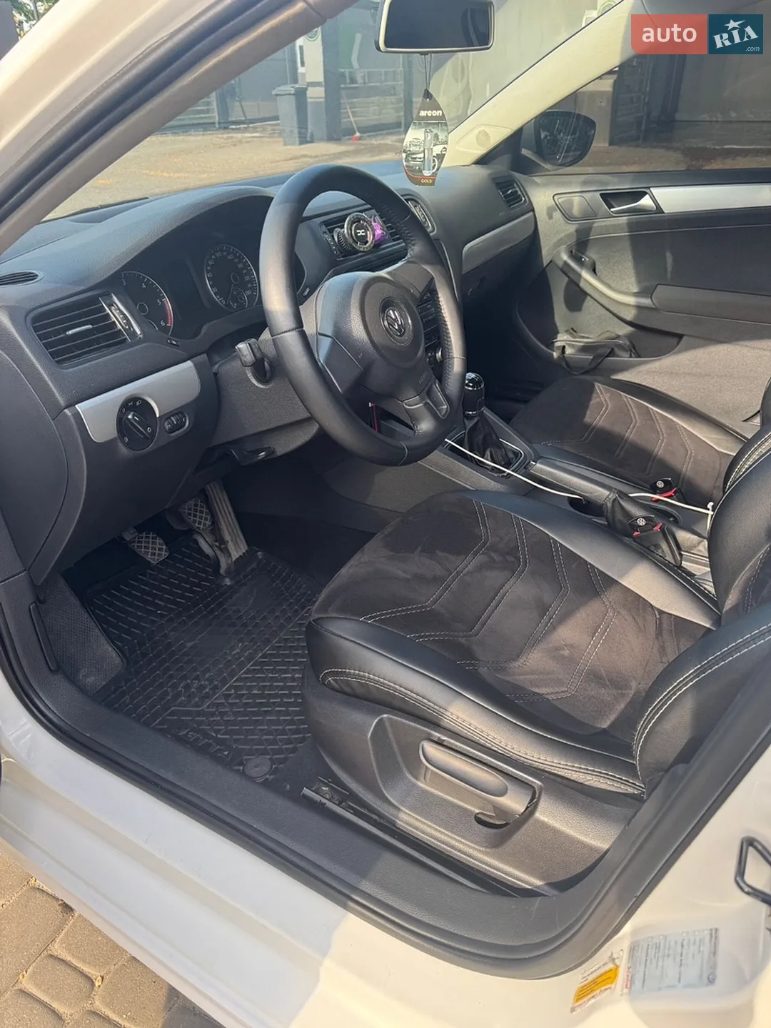 2011 Volkswagen Jetta - мініатюра 28