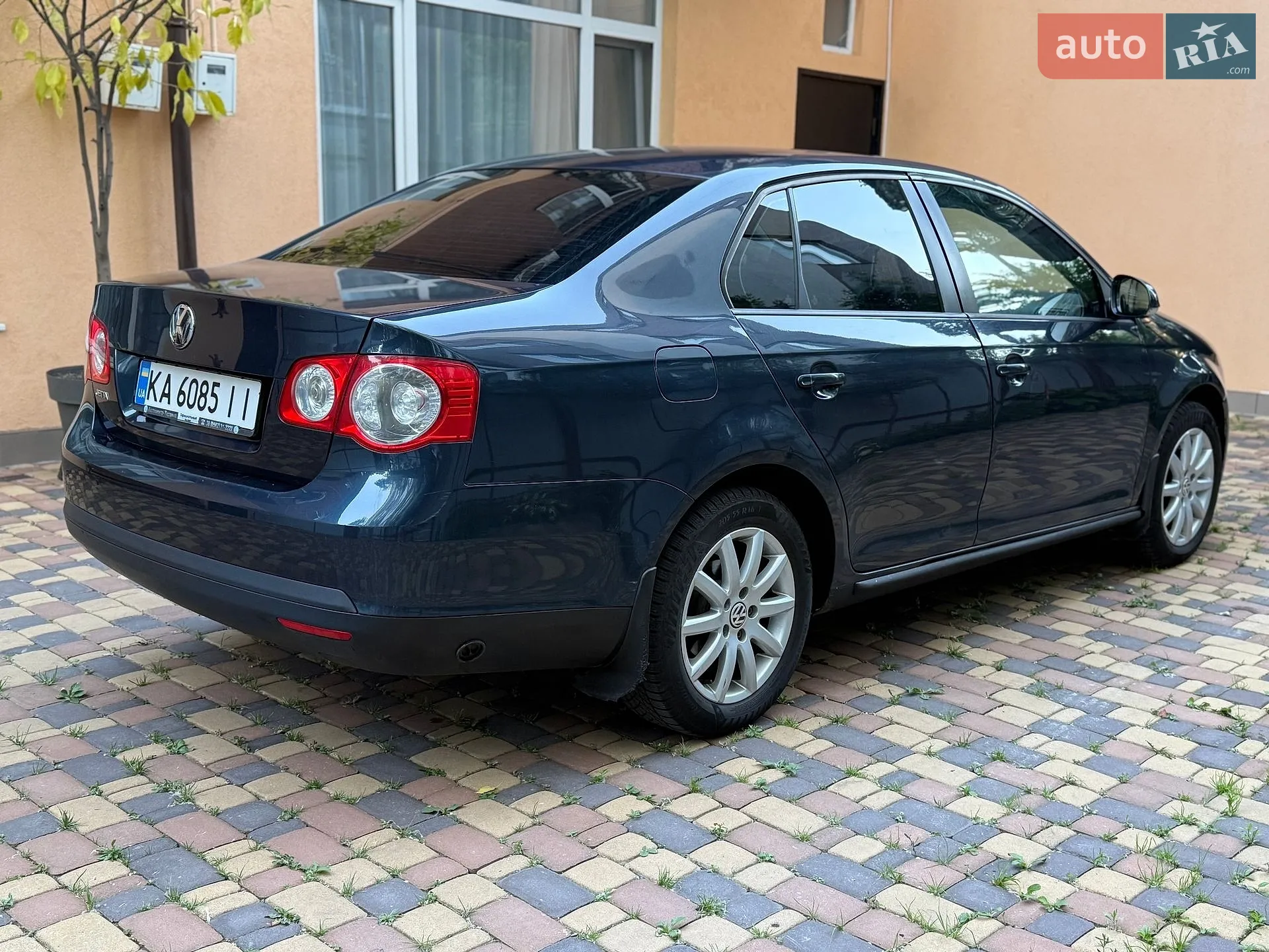 2010 Volkswagen Jetta - мініатюра 2
