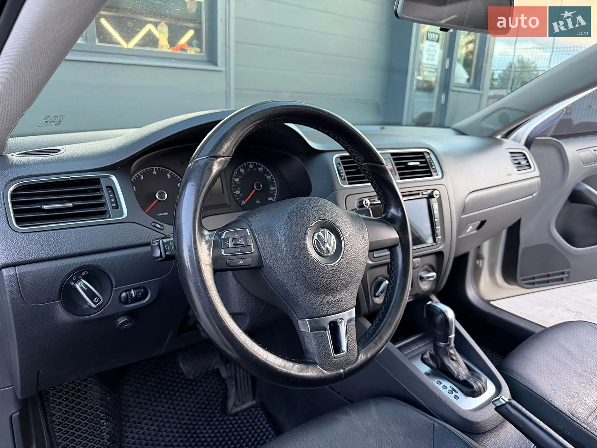 2010 Volkswagen Jetta - мініатюра 27