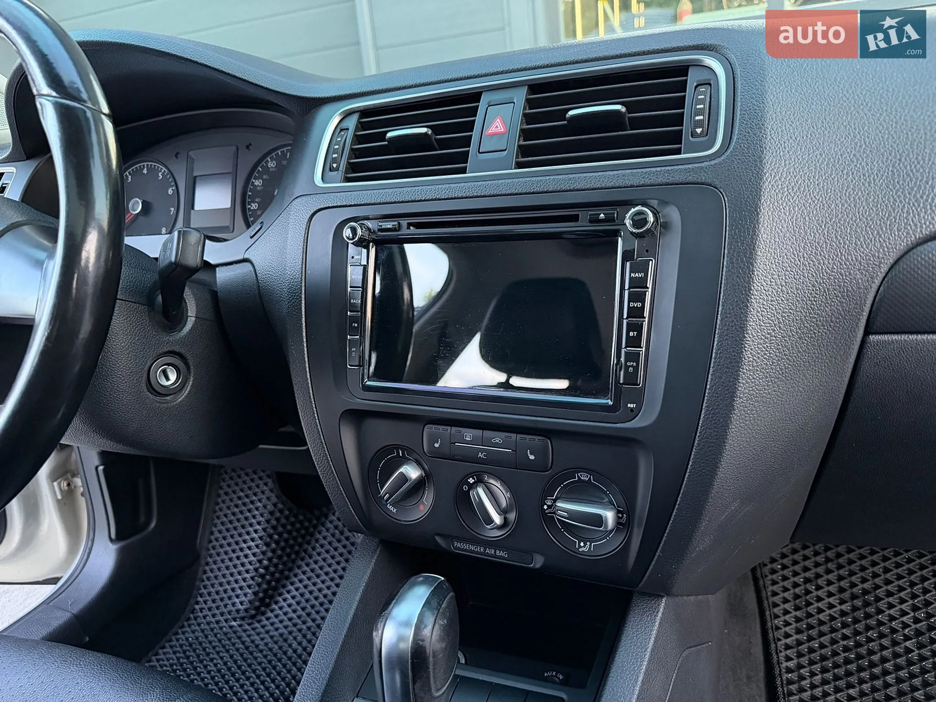 2010 Volkswagen Jetta - мініатюра 32