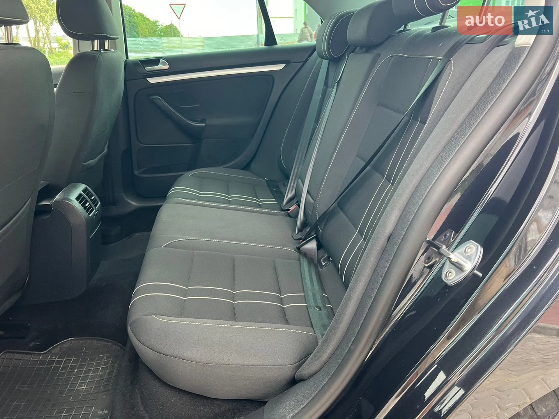 2010 Volkswagen Jetta - мініатюра 14