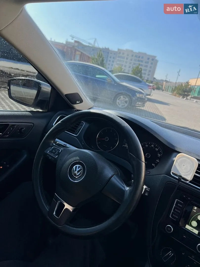 2011 Volkswagen Jetta - мініатюра 26
