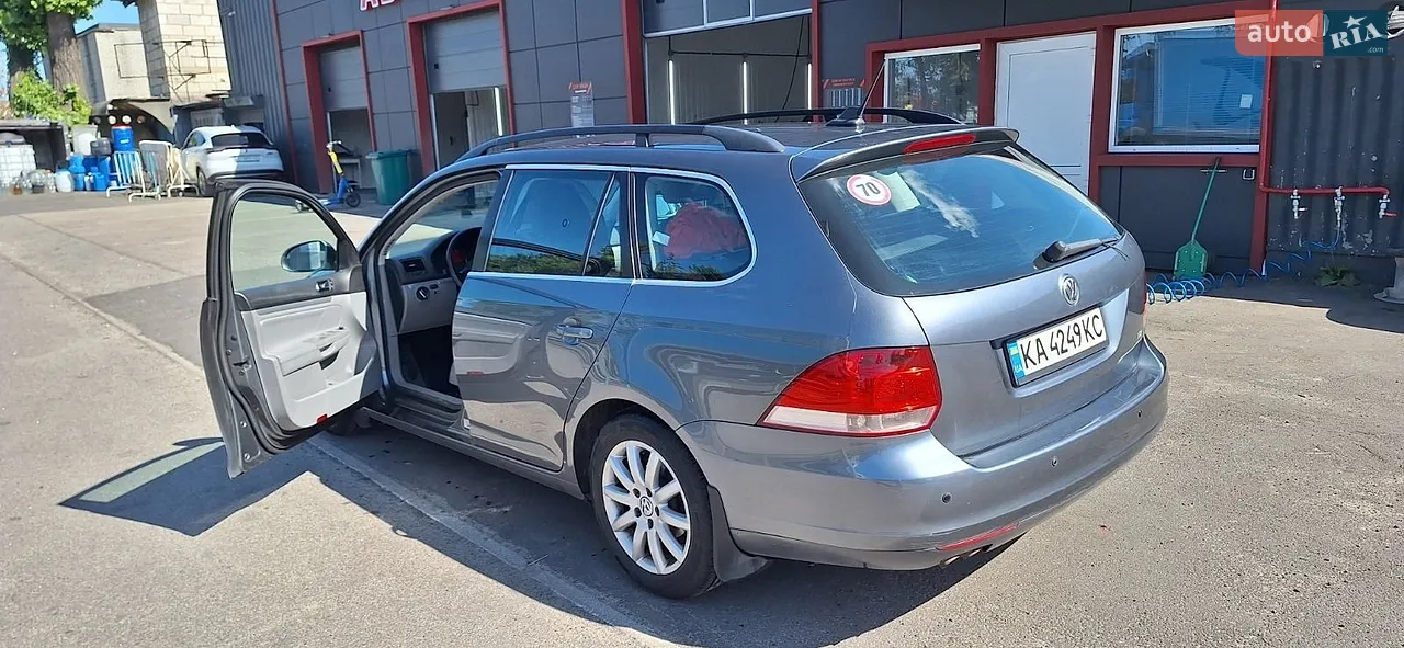 2010 Volkswagen Jetta - мініатюра 11