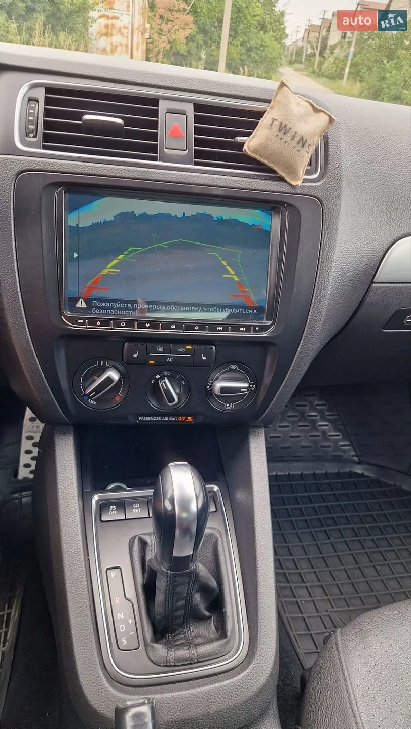 2010 Volkswagen Jetta - мініатюра 24